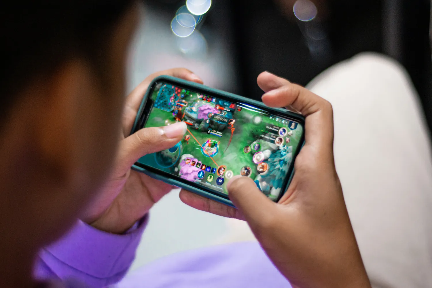 When to Choose Free-to-Play or Premium Pricing in Mobile Gaming
